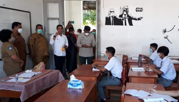 simulasi_ptm_di_dua_sma_ketua_satgas_covid_19_siantar_imbau_siswa_patuhi_prokes