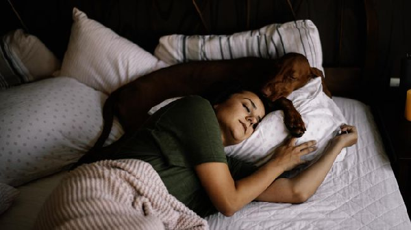 sinyal_bahaya_sulit_tidur_bisa_jadi_gejala_kolesterol_di_malam_hari