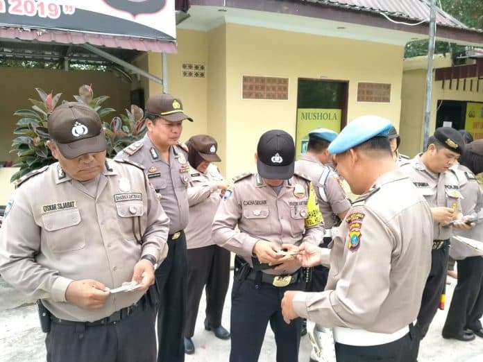sipropam_polrestabes_medan_gelar_operasi_gaktibplin