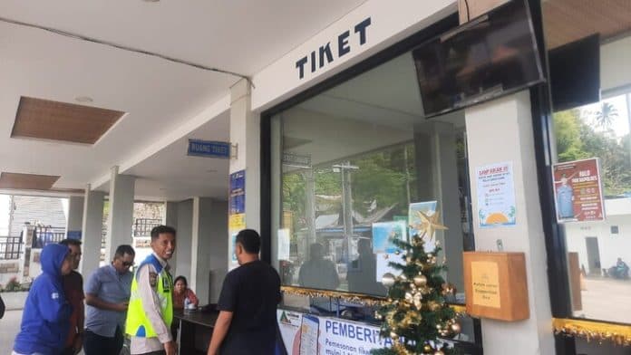 sistem_tiket_online_feri_danau_toba_berlaku_pedagang_mengeluh