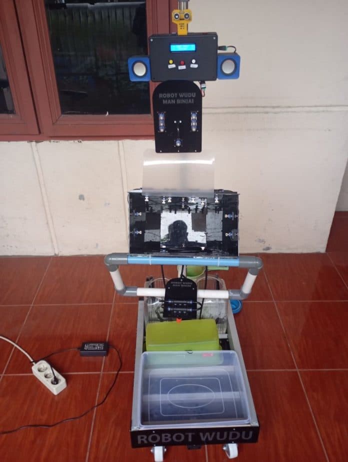 siswa_man_binjai_ciptakan_robot_wudu_untuk_disabilitas_dan_manula