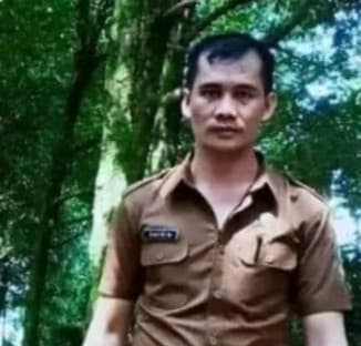 siswa_meninggal_diduga_karena_dipukul_kepsek_smk_1_siduaori_jadi_tersangka