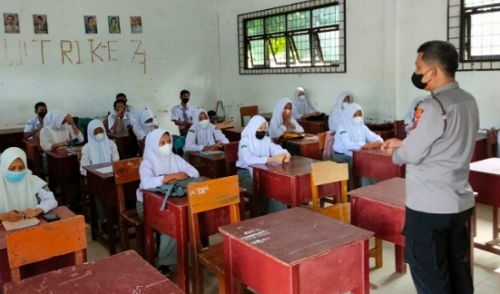siswa_smkn_4_tebing_tinggi_diingatkan_bahaya_narkoba