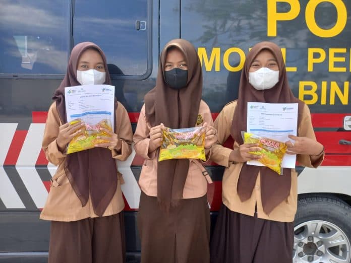 siswa_smp_muhammadiyah_17_desa_pon_divaksin_dosis_dua