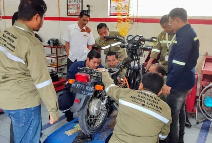 smk_persiapan_siantar_sukses_ubah_konversi_motor_bbm_jadi_motor_listrik