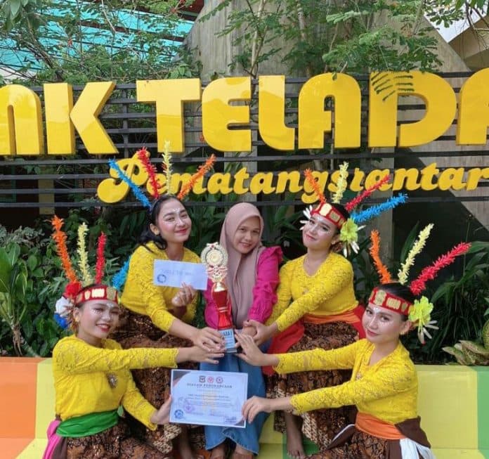 smk_swasta_teladan_siantar_juara_satu_pagelaran_imps_fest_2023
