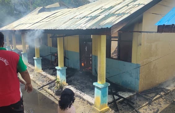 smpn_1_tigalingga_terbakar_4_ruangan_ludes_dilalap_api
