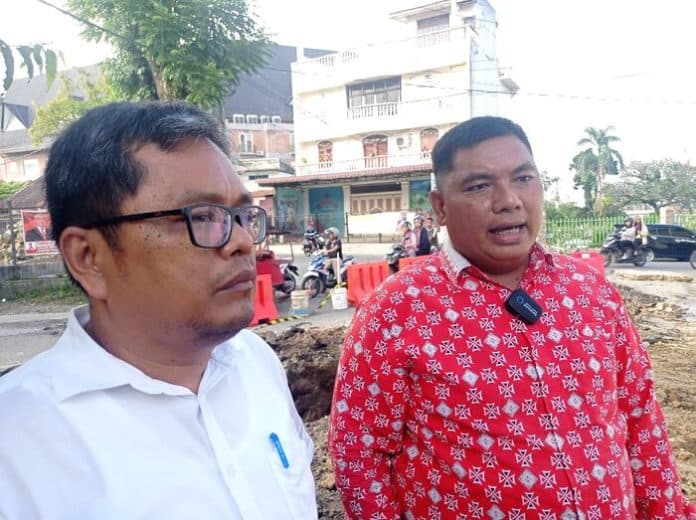 soal_jalan_rusak_di_siantar_notaris_surati_presiden_jokowi