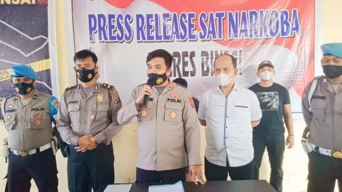 soal_pemuda_dijebak_pakai_narkoba_kapolres_binjai_keduanya_sudah_diamankan