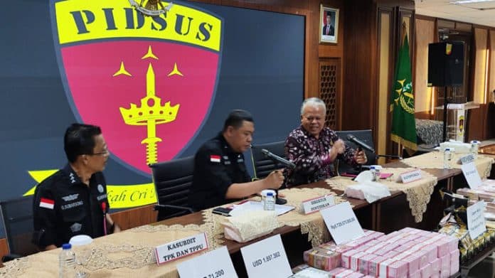 soal_suap_vonis_ronald_tannur_jaksa_periksa_suami_lisa_dan_anaknya