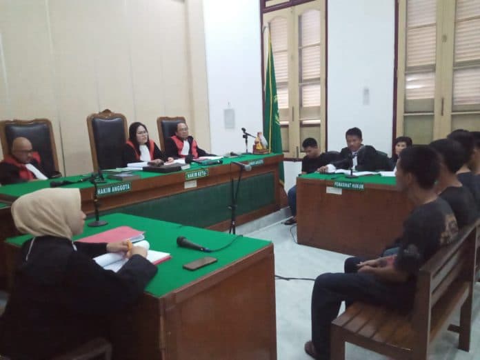 soal_tawuran_mahasiswa_ft_dan_fh_universitas_hkbp_nommensen_medan_begini_keterangan_terdakwa
