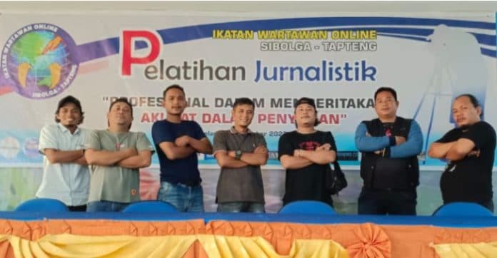 soal_video_pendek_ketua_ijti_dan_iwo_sibolga_tapteng_dukung_pj_bupati_sugeng