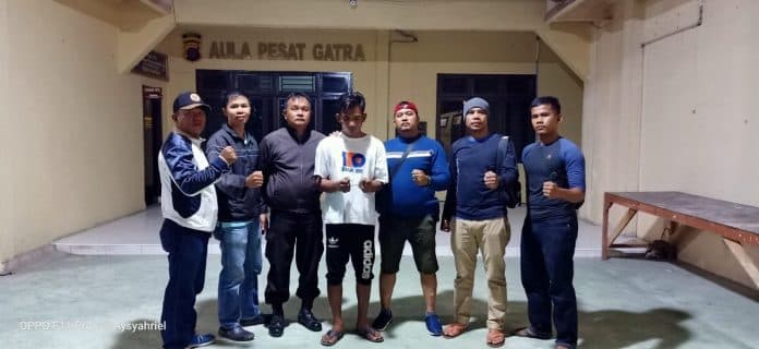 sodomi_anak_dibawah_umur_pasangan_gay_masuk_penjara