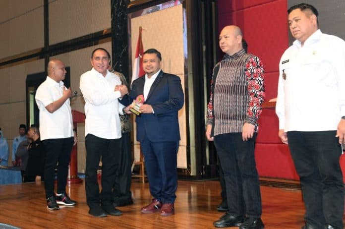 songsong_hut_ri_ke_78_edy_rahmayadi_ajak_masyarakat_terus_berjuang