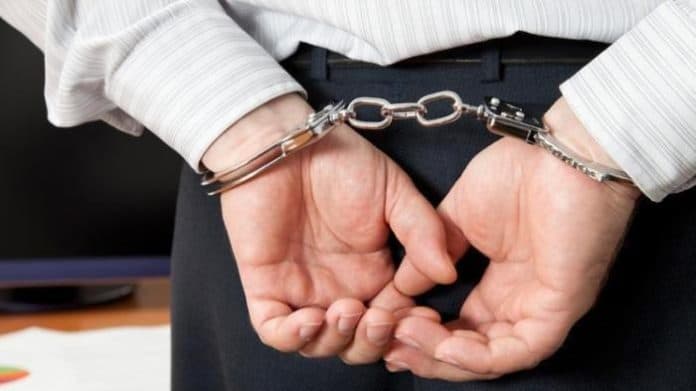 sopir_ferrari_tabrak_5_kendaraan_di_bundaran_senayan_diamankan_polisi