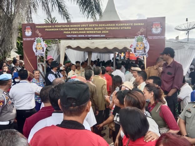 sore_ini_pencabutan_nomor_urut_paslon_bupati_dan_wakil_bupati_taput