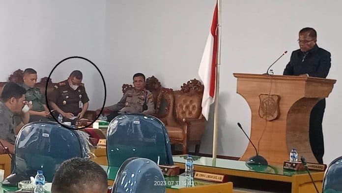staf_kejari_banjiri_rapat_paripurna_lpj_bupati_dairi