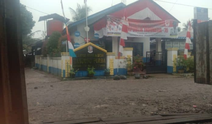 status_tersangka_kades_tanjungpurba_terancam_dipecat