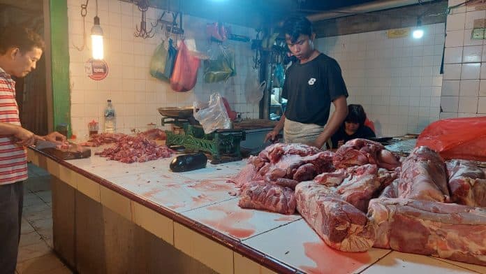 stok_daging_beku_bulog_masih_dalam_perjalanan_ke_indonesia