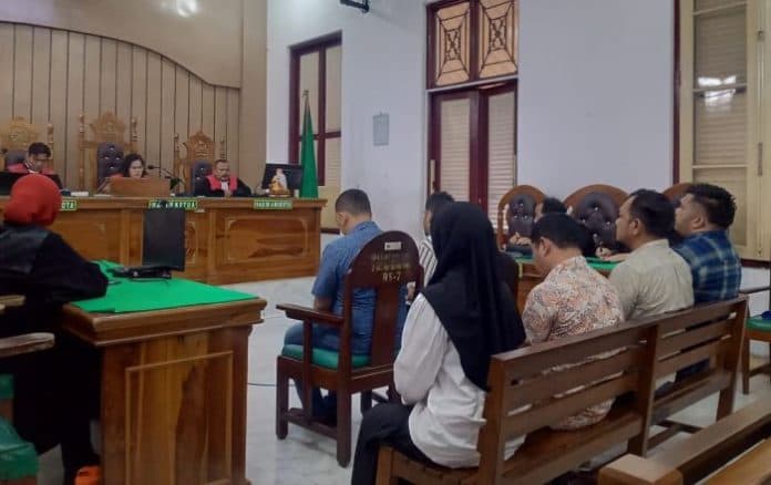 suap_pppk_madina_pj_kadisdikbud_beserta_5_koleganya_divonis_1_tahun_penjara
