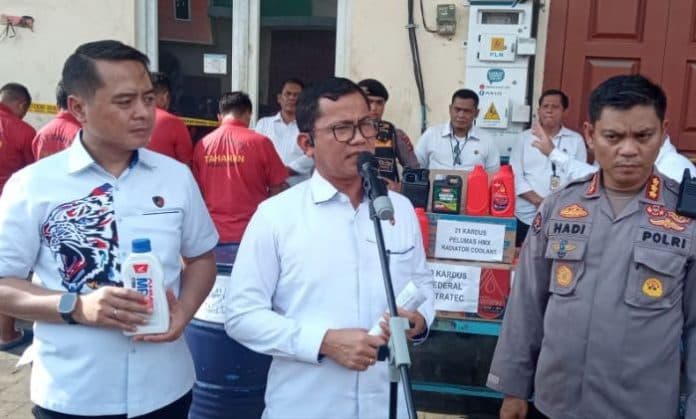 sudah_beredar_di_sumut_polisi_masih_selidiki_bahan_baku_oli_tanpa_izin_di_percut_sei_tuan