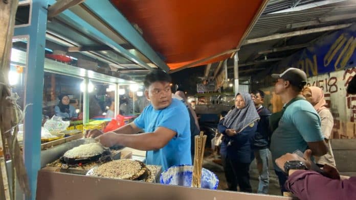 sudah_berjualan_24_tahun_martabak_arang_di_denai_selalu_jadi_favorit