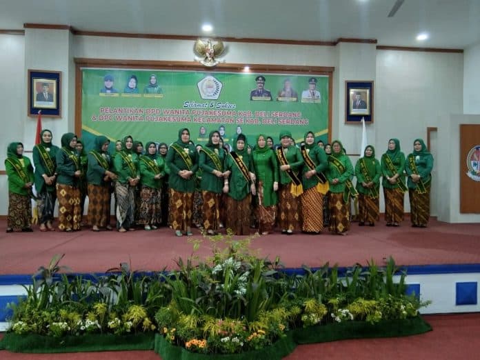 sugiarti_dilantik_jadi_ketua_dpd_wanita_pujakesuma_deli_serdang