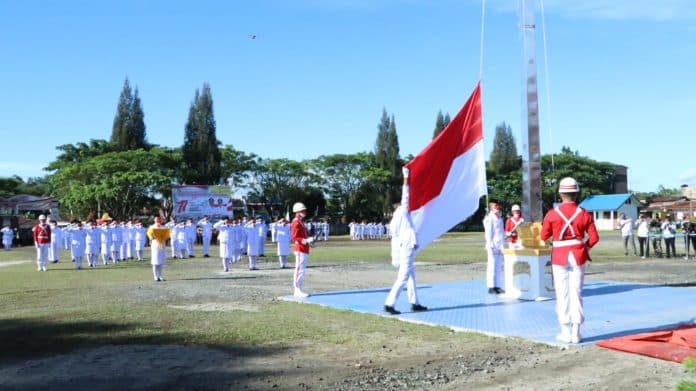 sukses_kibarkan_bendera_merah_putih_kapolres_simalungun_paskibra_motivasi_baik_bagi_generasi_muda