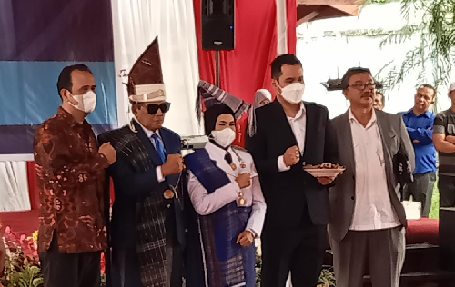 susanti_dilantik_jadi_wali_kota_siantar_sambutan_keluarga_asner_bikin_terharu