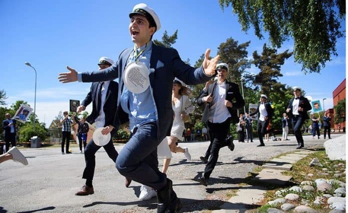 swedia_longgarkan_aturan_covid_19_bagi_yang_sudah_divaksin