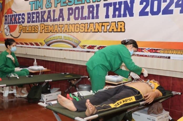 syarat_mutlak_menjalankan_tugas_200_personel_polres_siantar_jalani_tes_kesehatan