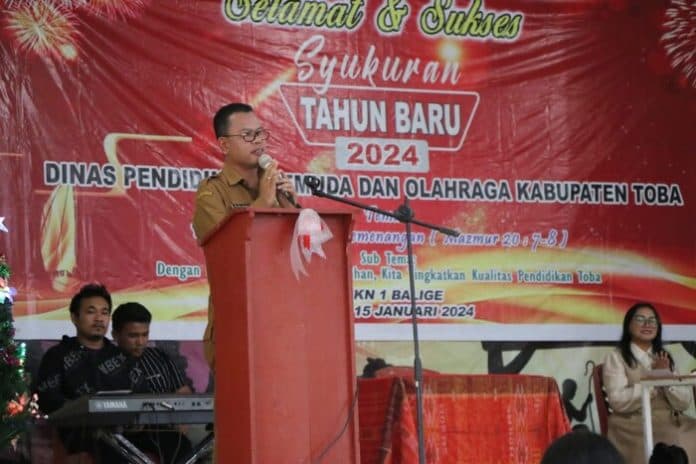 syukuran_tahun_baru_disdik_toba_bupati_soroti_masalah_pendidikan