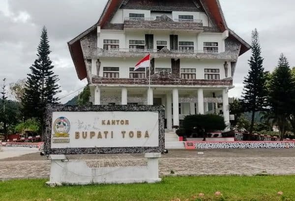 taat_pajak_akan_tingkatkan_investor_ke_kabupaten_toba_untuk_pariwisata
