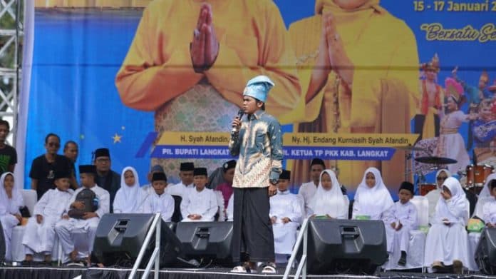 tabligh_akbar_hut_ke_274_langkat_hadirkan_ustaz_ucai