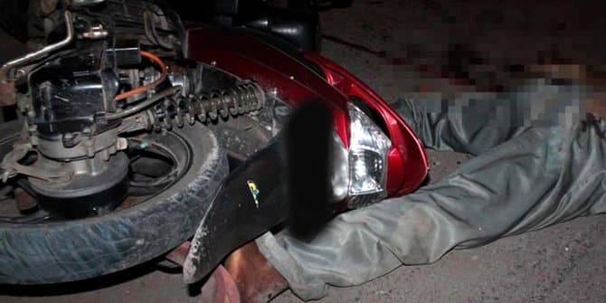 tabrak_pasir_di_pinggir_jalan_pengendara_sepeda_motor_tewas_terlindas_truk_di_sergai