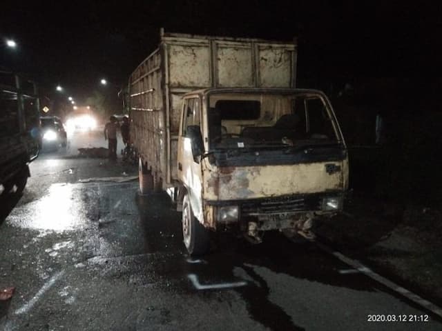 tabrak_truk_parkir_tanpa_plat_nomor_pengendara_septor_tewas