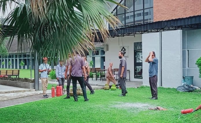 tabung_gas_elpiji_3_kg_di_cafenomics_feb_usu_meledak