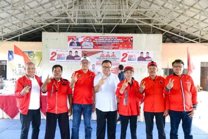tagline_deli_serdang_sehat_kerja_nyata_asri_ludin_tambunan_hadiri_konsolidasi_pdip