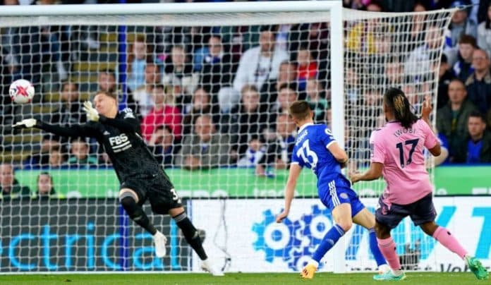 tahan_imbang_everton_leicester_keluar_dari_zona_degradasi