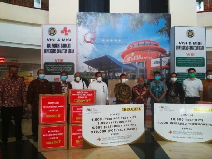 tahap_kedua_indocafe_dan_the_head_foundation_bantu_10800_rapid_test_kit_ke_rs_usu