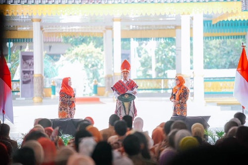 tahun_2024_presiden_jokowi_minta_angka_stunting_nasional_turun_jadi_14