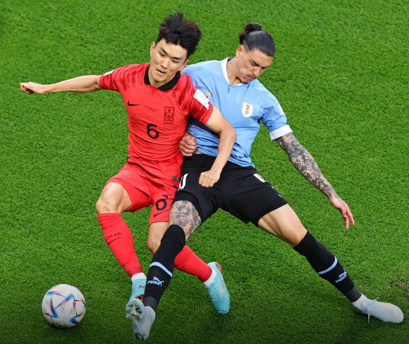 tak_ada_gol_tercipta_uruguay_vs_korsel_imbang