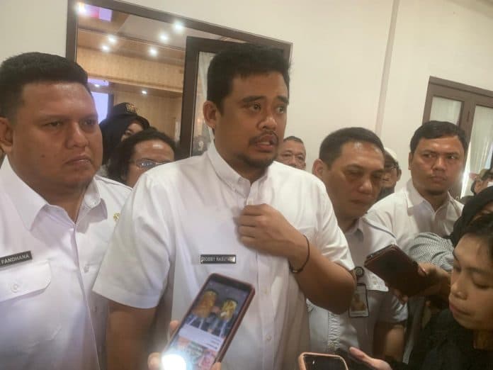 tak_ada_izinnya_walkot_bobby_tegaskan_tembok_di_gang_abadi_wajib_dibongkar