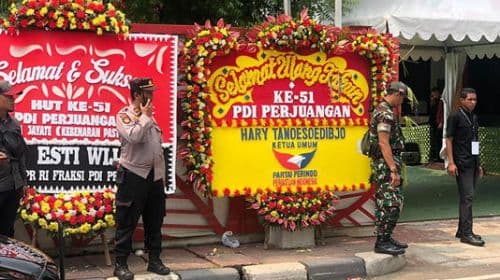 tak_ada_karangan_bunga_dari_presiden_jokowi_saat_hut_ke_51_tahun_pdip