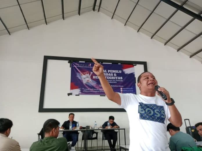 tak_ada_kata_terlambat_bakhtiar_sibarani_ajak_mahasiswa_terjun_ke_politik