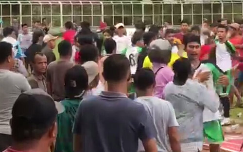 tak_ada_tim_medis_pertandingan_sepak_bola_di_sidimpuan_ricuh
