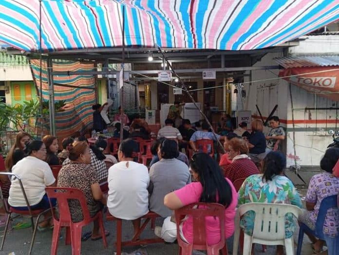 tak_bawa_ktp_dilarang_mencoblos_petugas_kpps_berdebat_dengan_pemilih