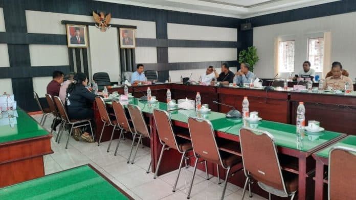 tak_hadir_bahas_lpj_bupati_simalungun_dinas_putr_dan_pertanian_hambat_tugas_dprd