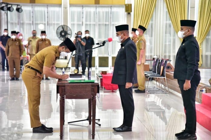 tak_ingin_rugikan_bawahan_gubernur_edy_rahmayadi_lantik_56_pejabat_fungsional_malam_hari