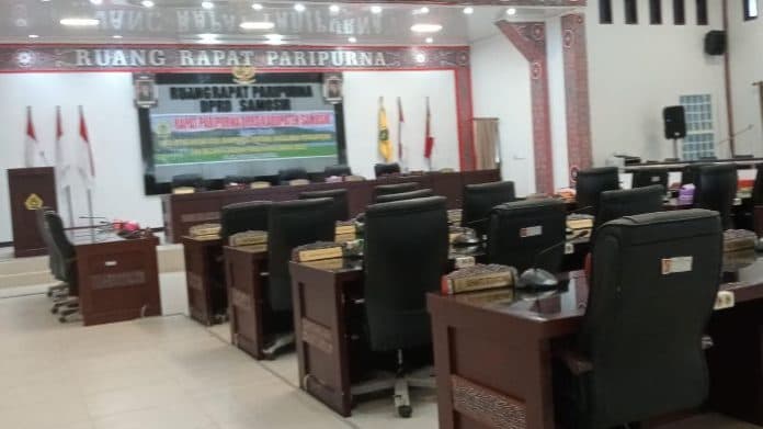 tak_penuhi_kuorum_perubahan_apbd_samosir_2024_gagal_diparipurnakan